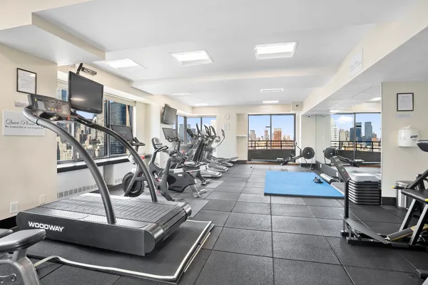 $2,125,000 | 400 East 70th Street, Unit 3005 | Lenox Hill