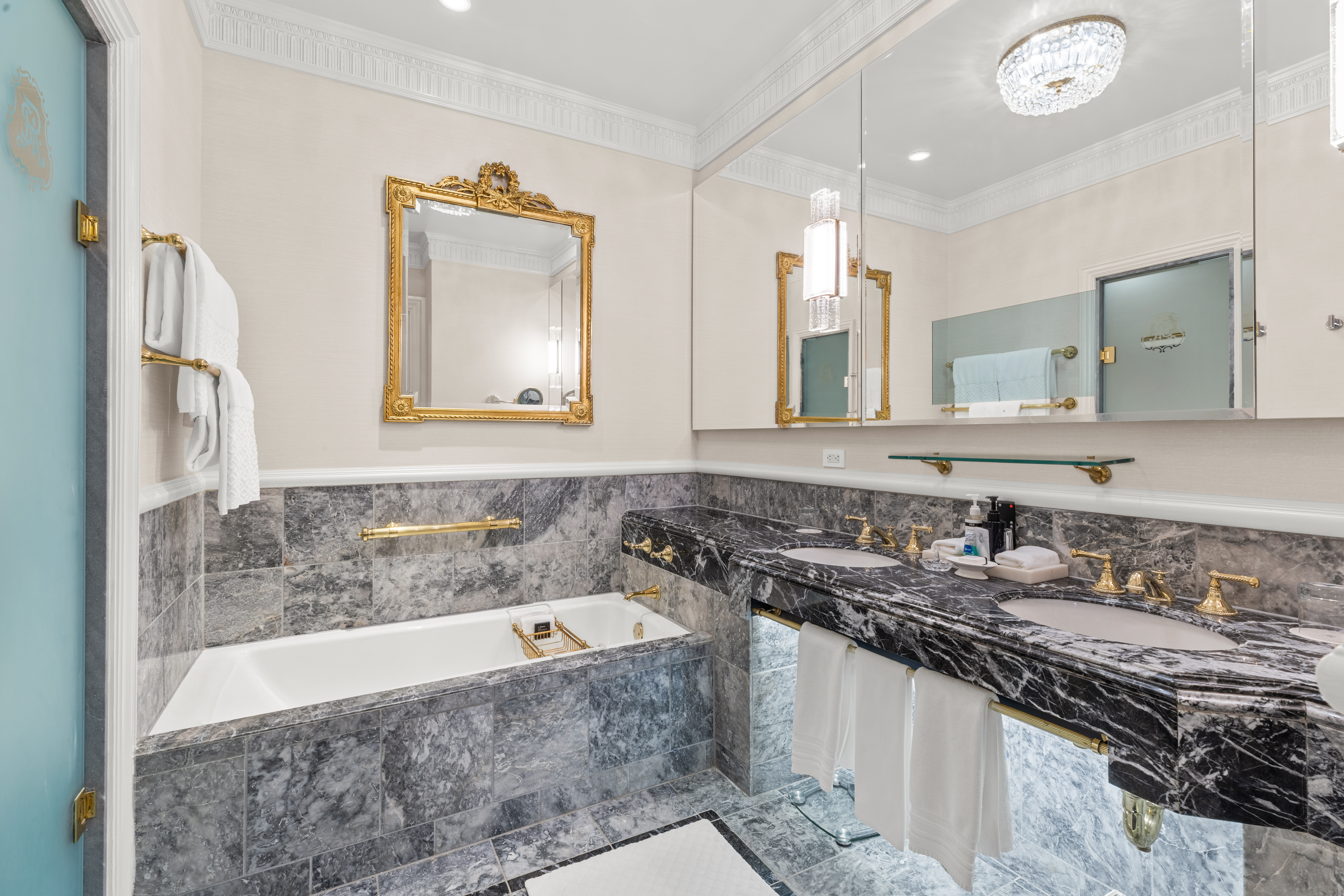2 East 55th Street, Unit 821W18 Manhattan, NY 10022 - Photo 5 of 12