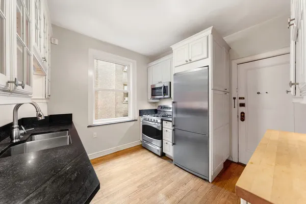 $2,395,000 | 360 Riverside Drive, Unit 8A | Upper West Side