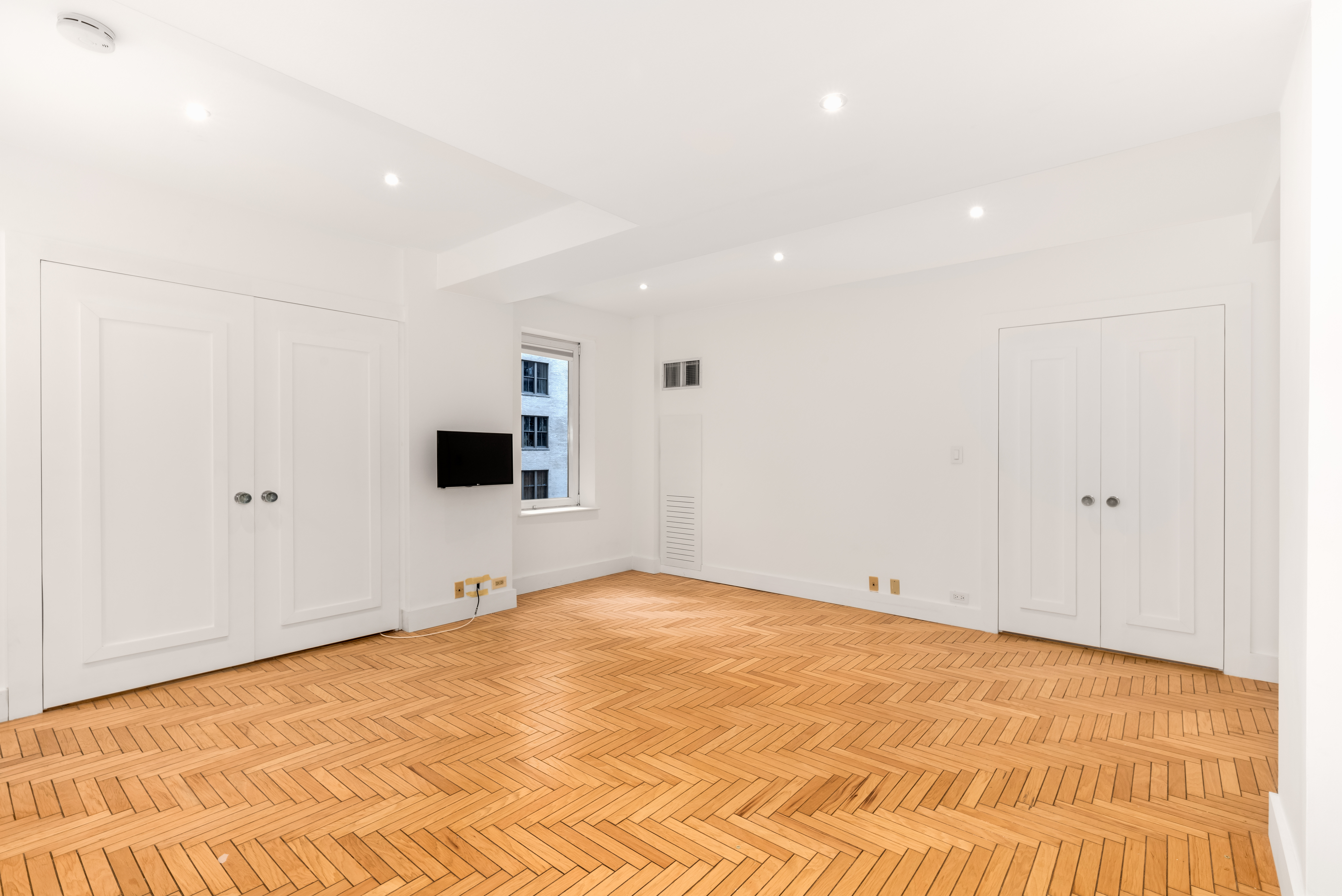 106 Central Park South, Unit 9J Manhattan, NY 10019 - Photo 1 of 18 Gallery Image 1