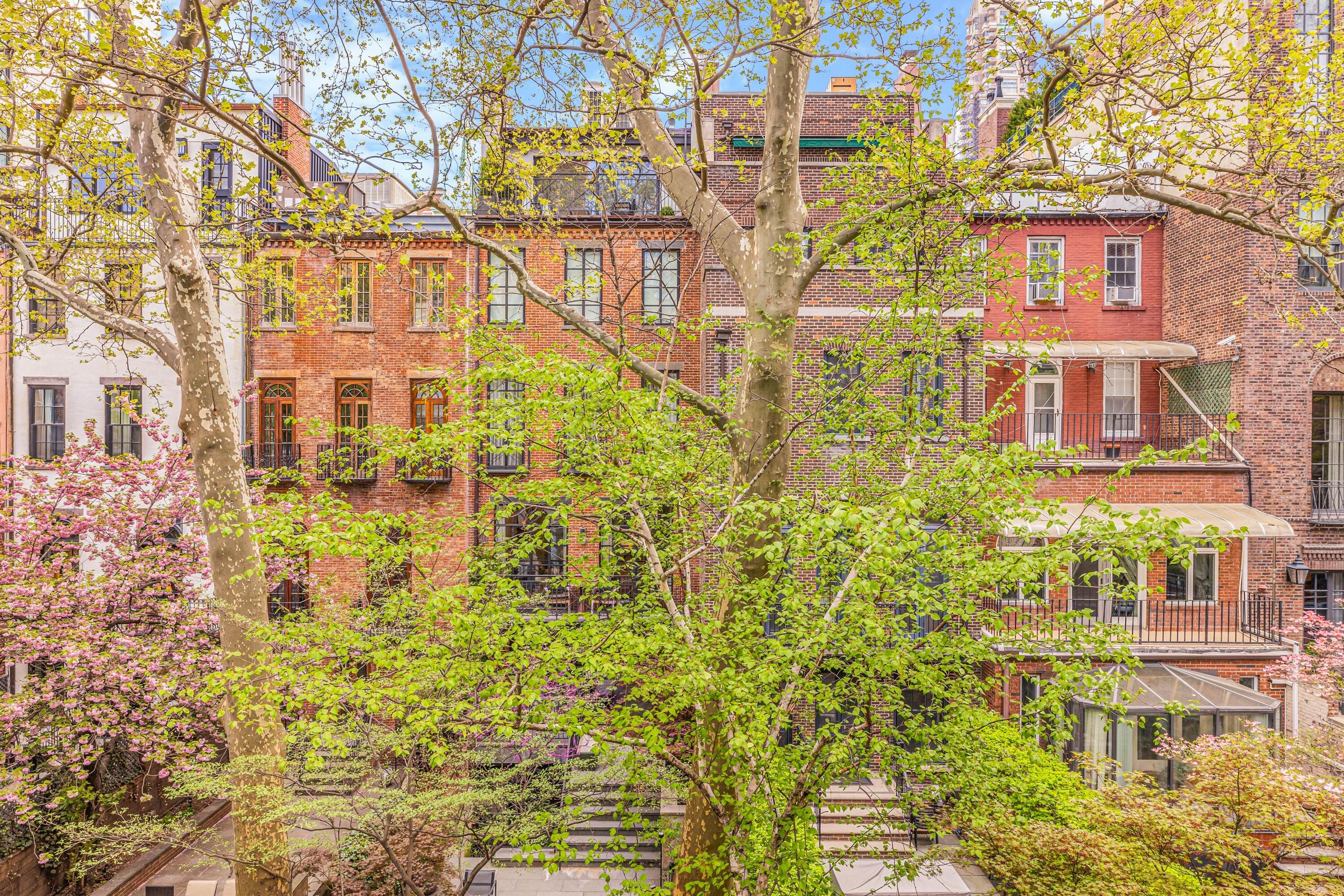 165 East 64th Street Manhattan, NY 10065 - Photo 4 of 23