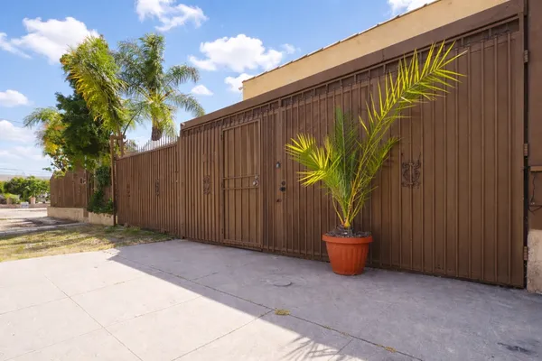 $1,450,000 | 7703 North Hollywood Way, Burbank, CA 91505