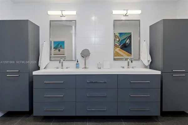 $2,100,000 | 9 Island Avenue, Unit 407, Miami Beach, FL 33139