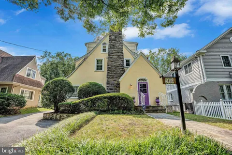 $1,425,000 | 5120 Wilson Lane, Bethesda, MD 20814