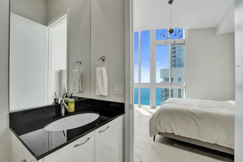 $3,149,000 | 15901 Collins Avenue, Unit 4301, Sunny Isles Beach, FL 33160