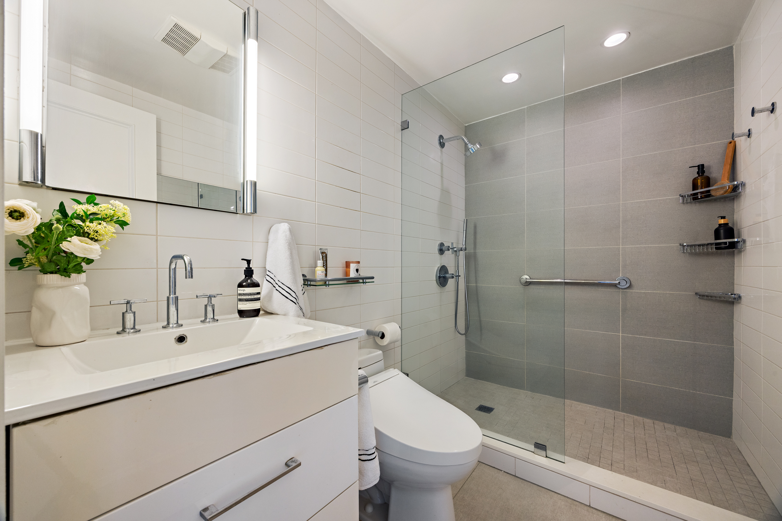 63 Downing Street, Unit 8A Manhattan, NY 10014 - Photo 9 of 15 Gallery Image 9