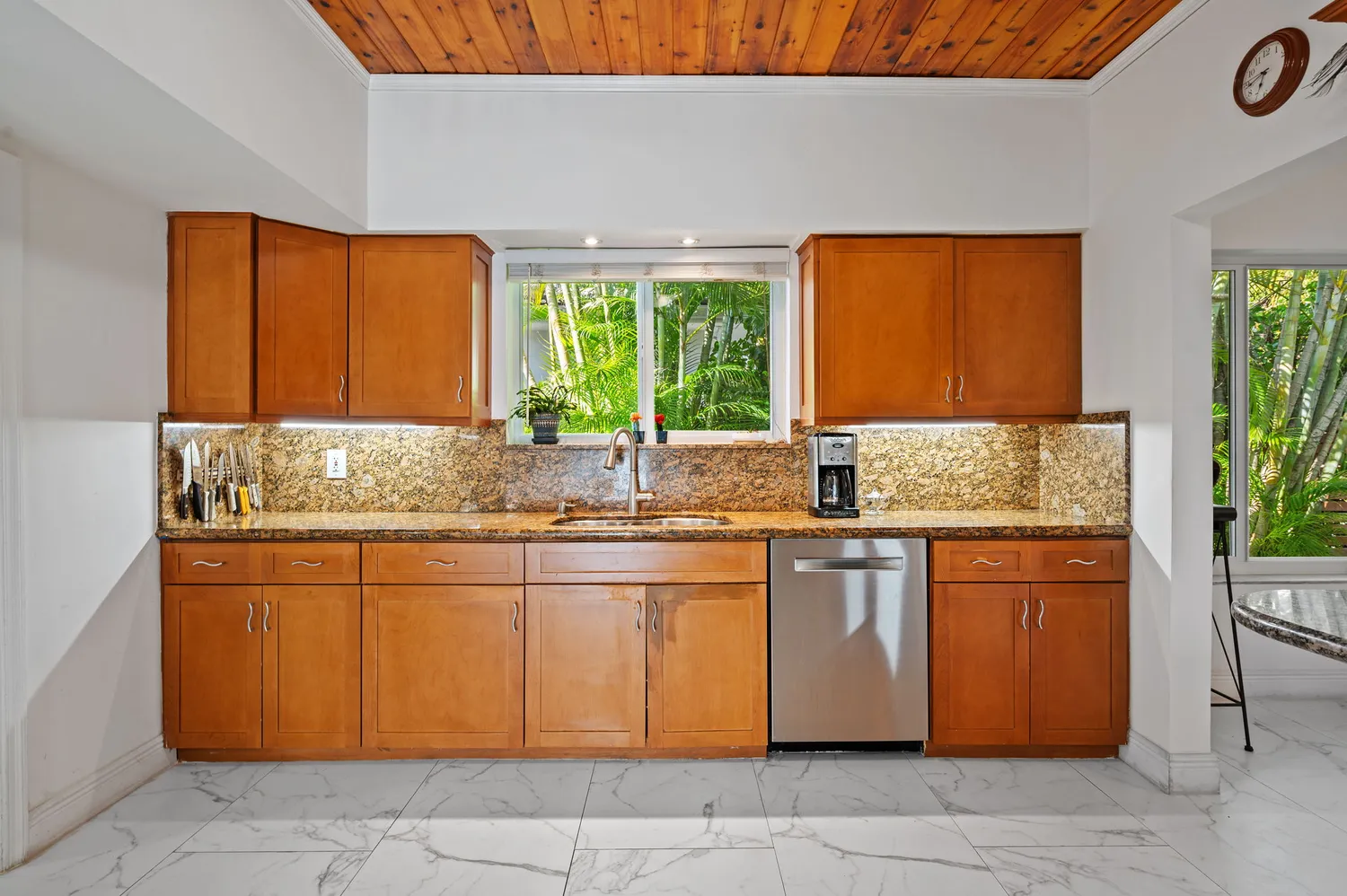 $2,595,000 | 218 Shore Drive South, Miami, FL 33133