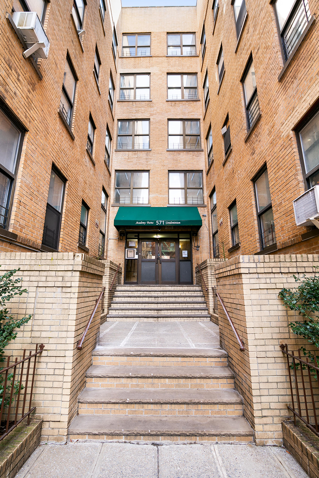 571-579 Academy Street, Unit 4F Manhattan, NY 10034 - Photo 8 of 9