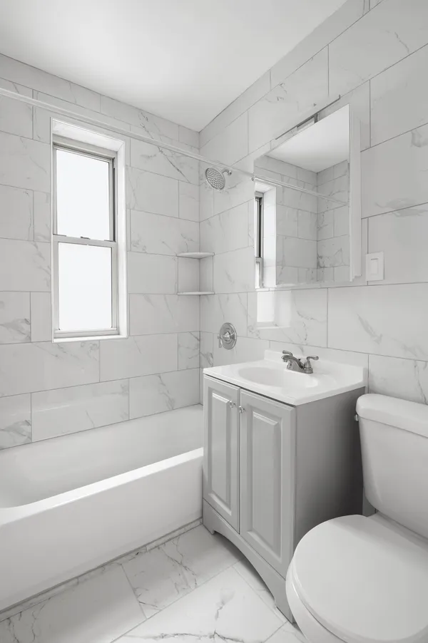 $2,700 | 187 Pinehurst Avenue, Unit 4D | Hudson Heights