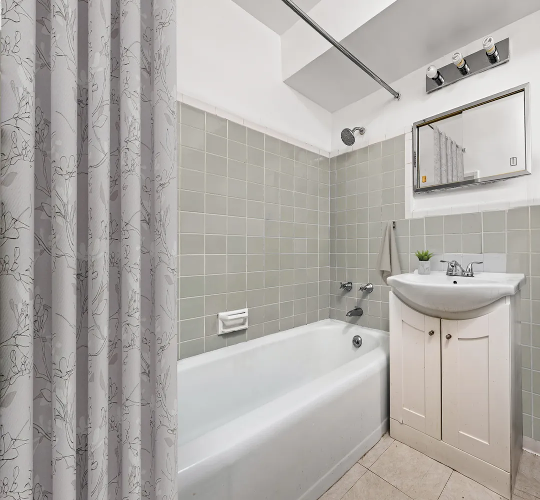 $3,600 | 175 Willoughby Street, Unit 14N | Downtown Brooklyn