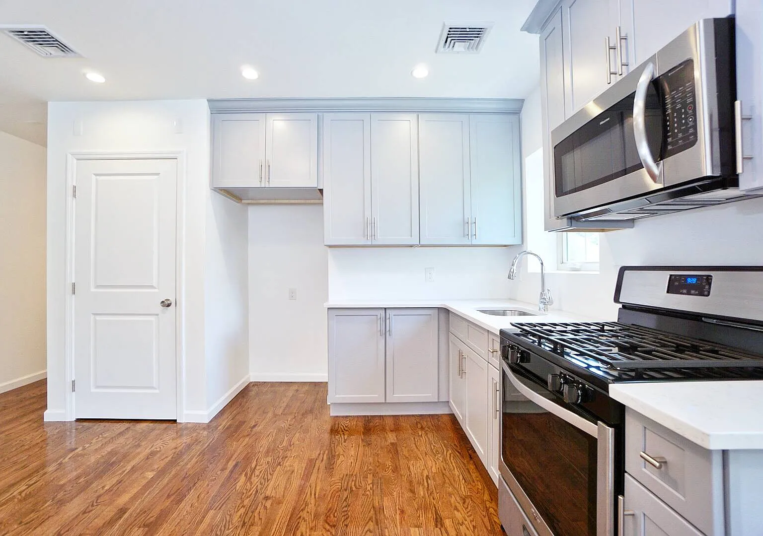 3020 Richmond Terrace Staten Island, NY 10303 - Photo 2 of 14