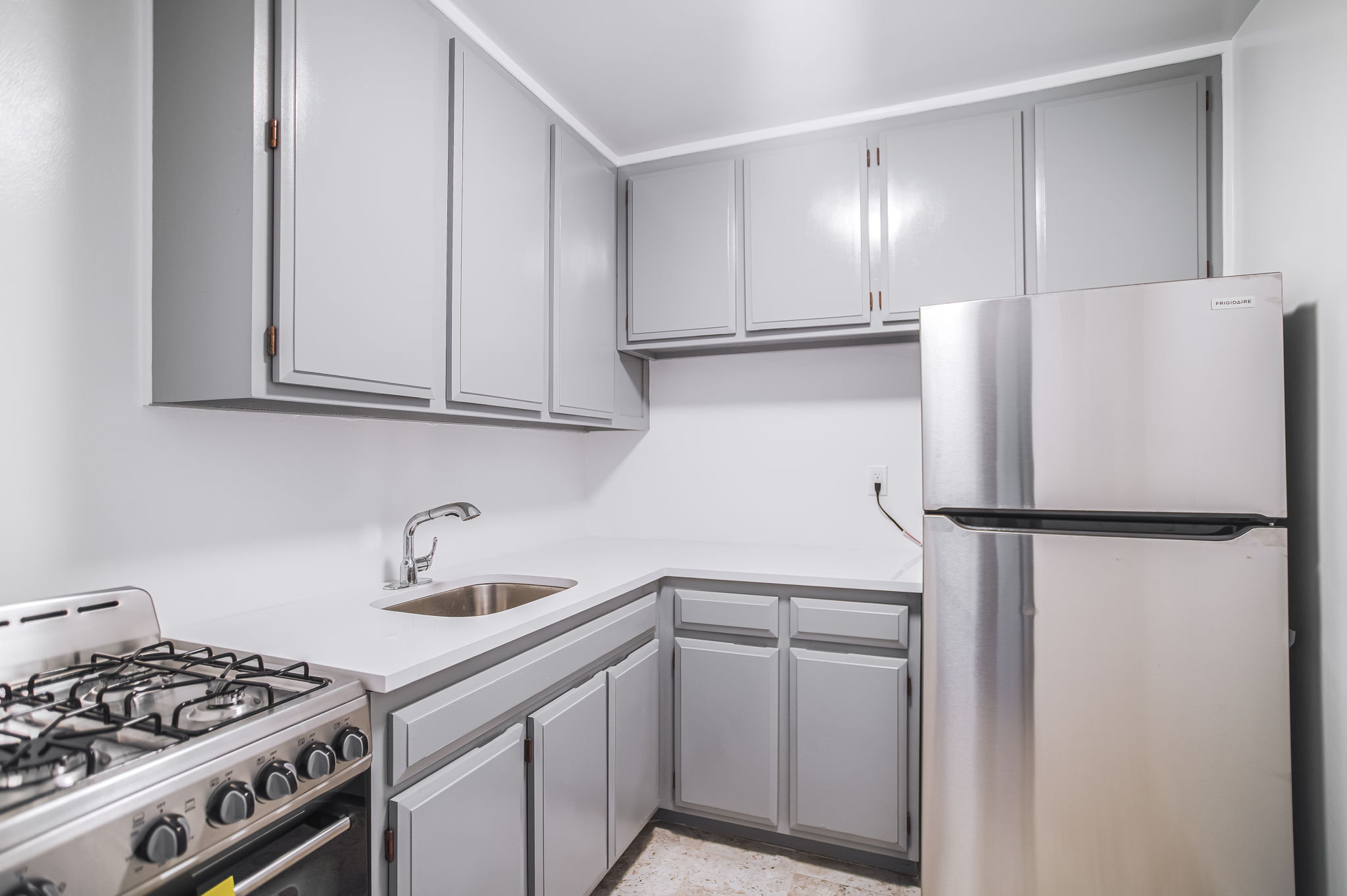 305 East 24th Street, Unit 8L Manhattan, NY 10010 - Photo 6 of 9