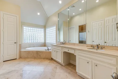 $615,000 | 6310 Hermann Lake Drive, Houston, TX 77021