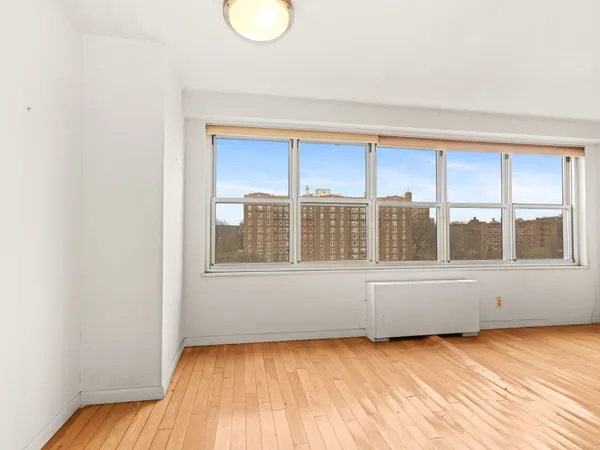 $214,999 | 555 Kappock Street, Unit 11J | Spuyten Duyvil