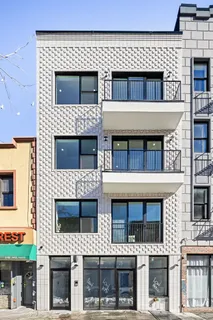 $895,000 | 106 Graham Avenue, Unit GARDEN | Williamsburg