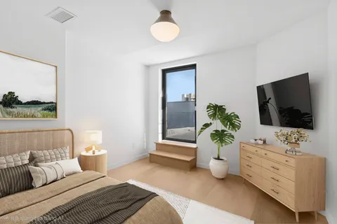 $7,750 | 315 Court Street, Unit 3 | Carroll Gardens