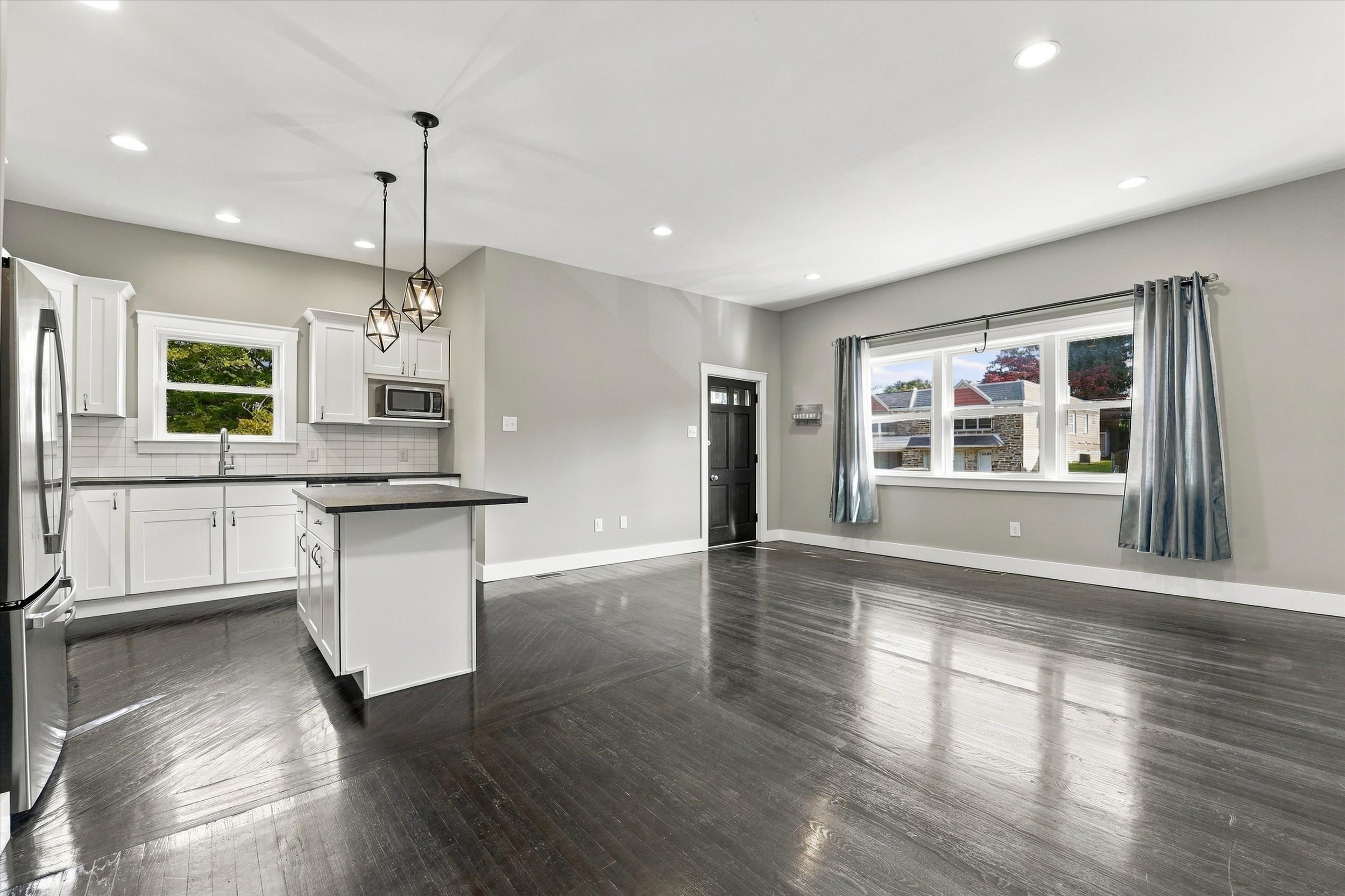 7242 Hill Road Philadelphia, PA 19128 - Photo 2 of 37 Gallery Image 2