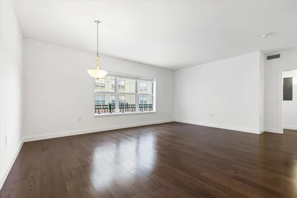 $6,000 | 10 Byron Place, Unit 320, Larchmont, NY 10538