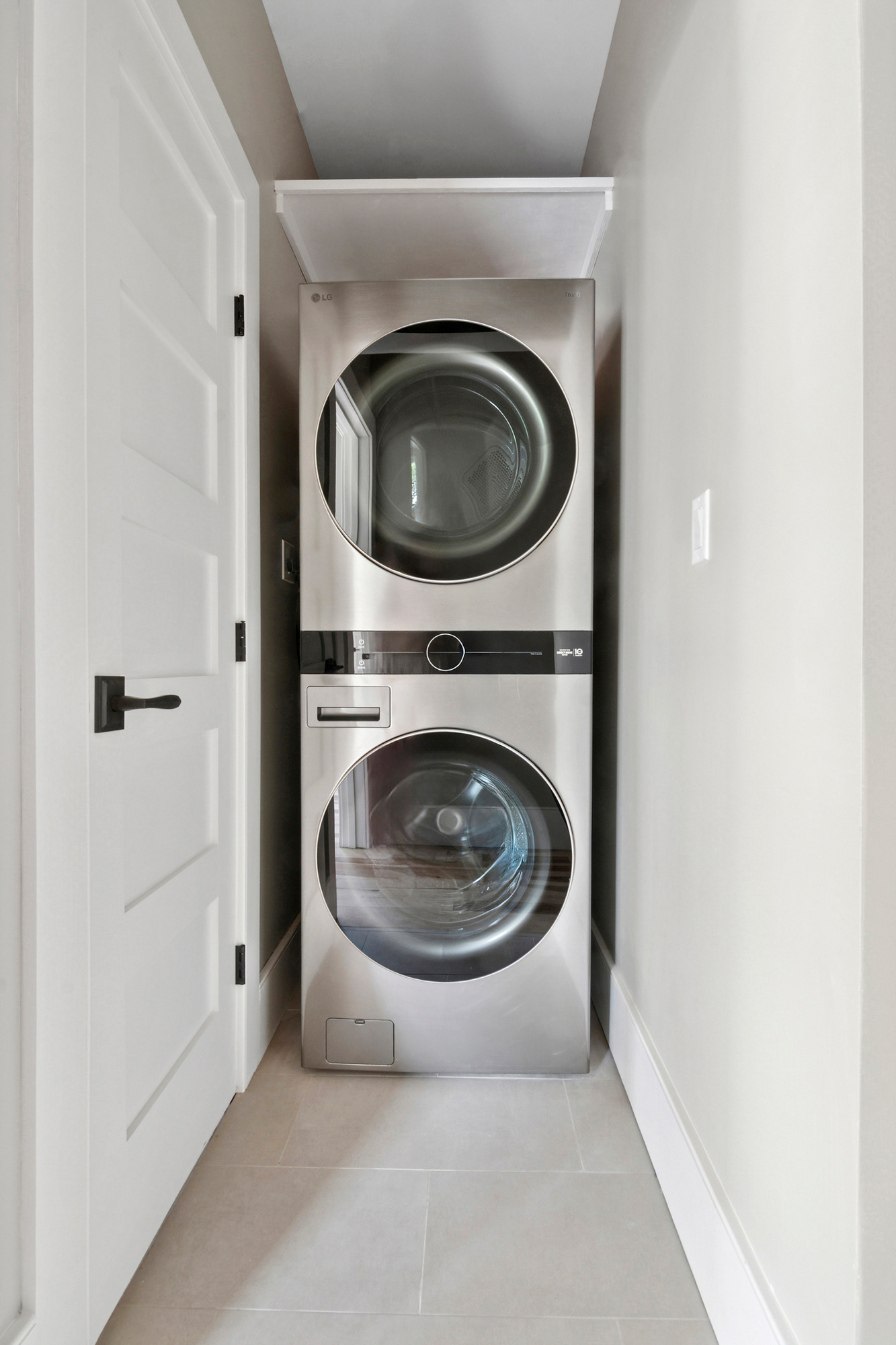264 Stuyvesant Avenue, Unit 1 Brooklyn, NY 11221 - Photo 7 of 9 a utility room with dryer and washer