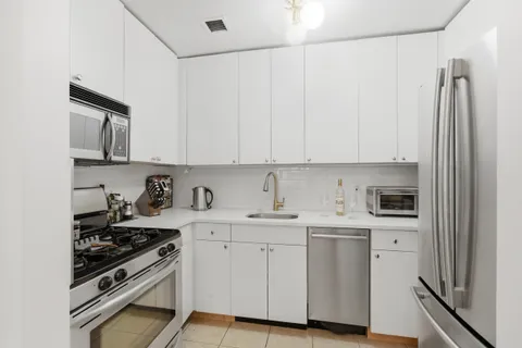$1,299,000 | 392 11th Street, Unit 3A | Park Slope