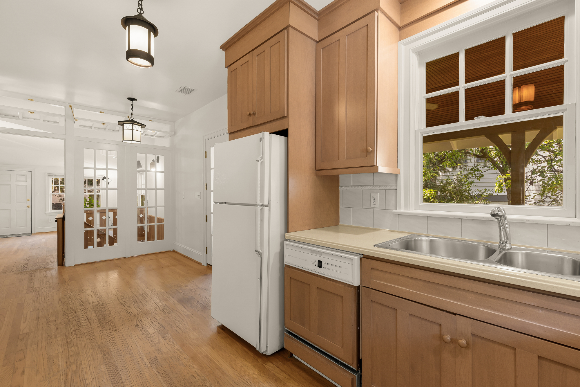 2820 38th Street Northwest Washington, DC 20007 - Photo 12 of 54