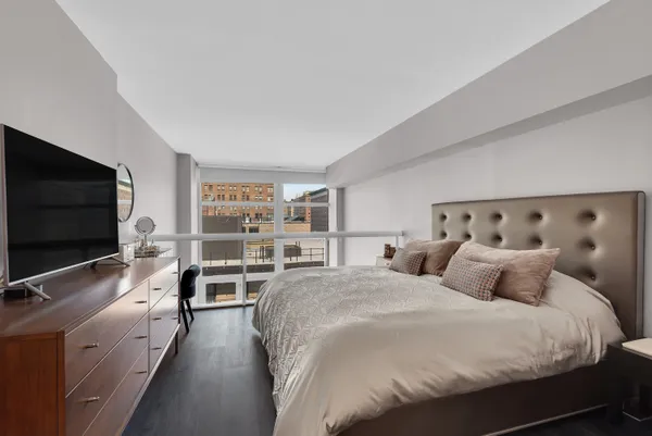 $1,275,000 | 2373 Broadway, Unit 922 | Upper West Side