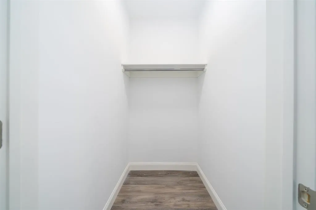 $2,700 | 305 West Side Avenue, Unit 204, Jersey City, NJ 07305