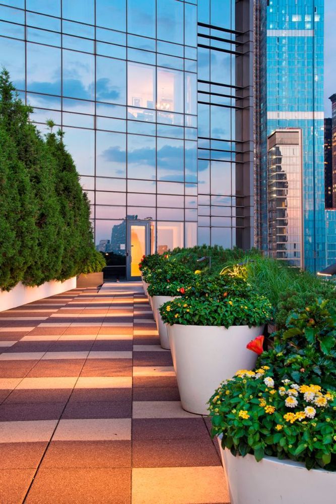 25 Columbus Circle, Unit 75A Manhattan, NY 10019 - Photo 34 of 36 a view of a fountain in front of a building