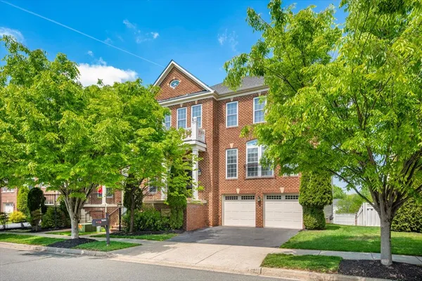 $1,525,000 | 11117 Potomac Oaks Drive, Rockville, MD 20850