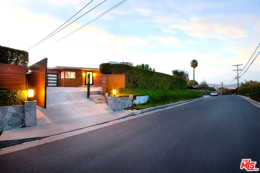 $2,590,000 | 3921 Cody Road, Sherman Oaks, CA 91403