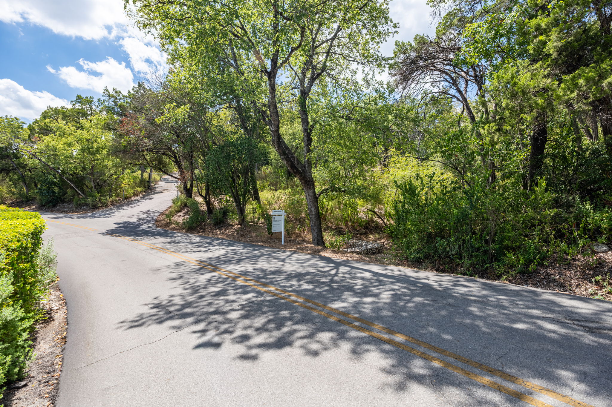 103 Yaupon Valley Road Austin, TX 78746 - Photo 5 of 14 Gallery Image 5