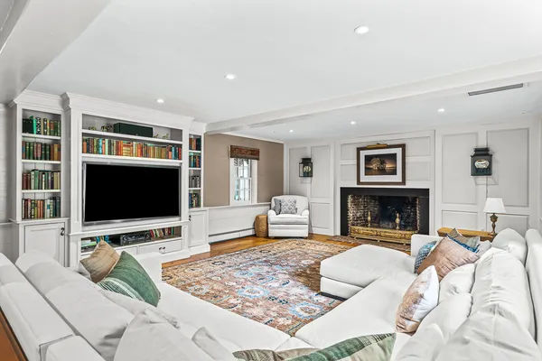 $12,000 | 60 Washington Street, Sherborn, MA 01770