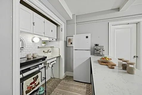 $500,000 | 5 Tudor City Place, Unit 912 | Murray Hill