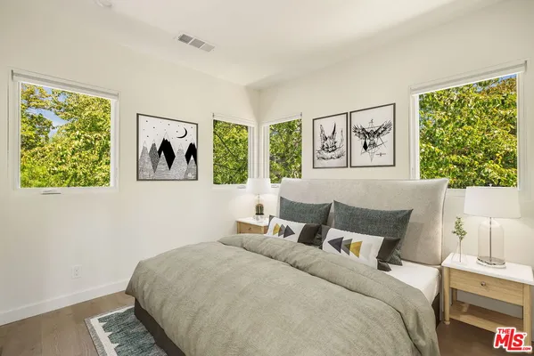 $5,995 | 535 Beloit Avenue, Los Angeles, CA 90049