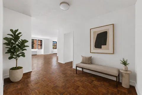 $1,549,000 | 201 East 21st Street, Unit 8S | Gramercy