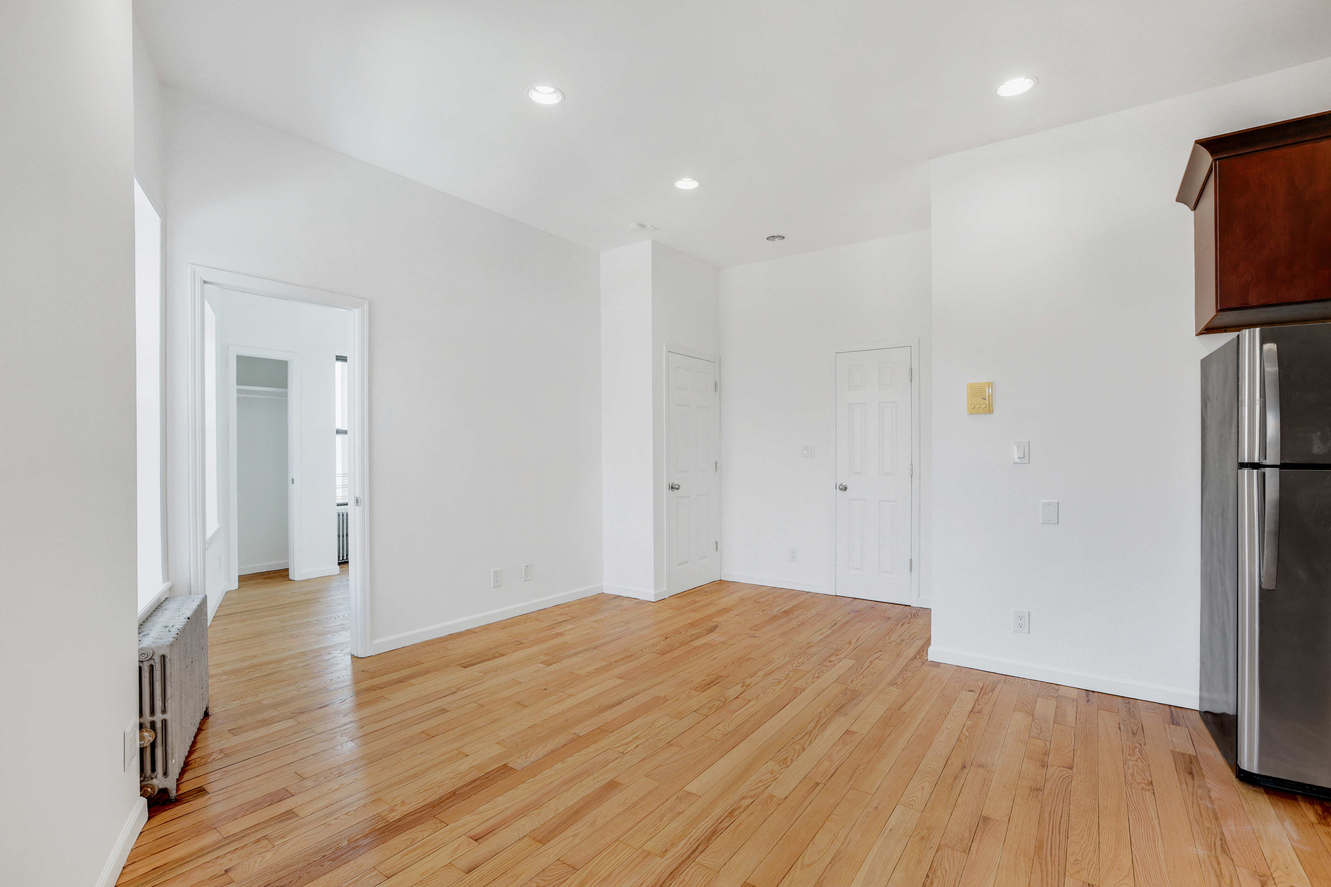 538 Graham Avenue, Unit 4R Brooklyn, NY 11222 - Photo 4 of 10