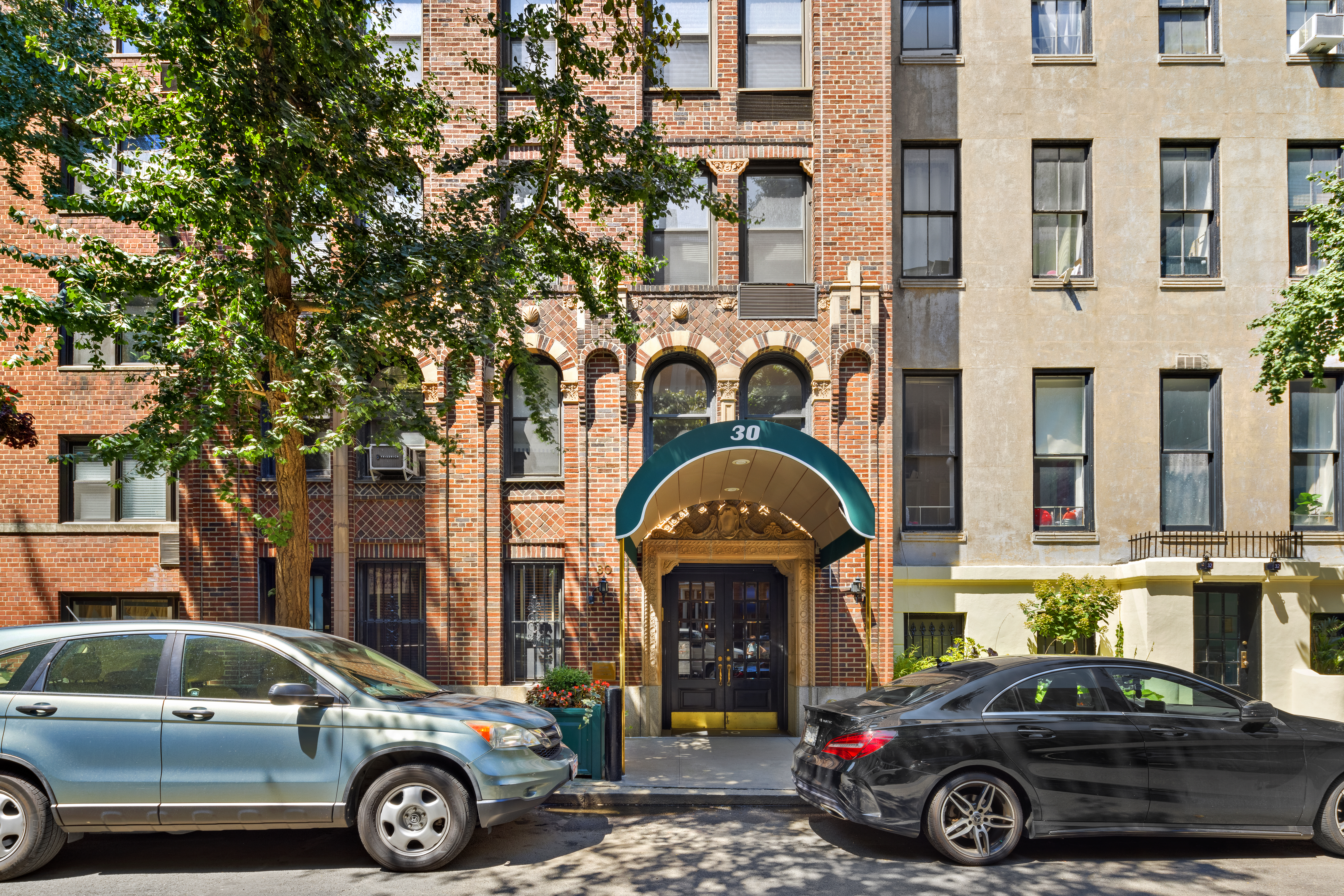 30 Beekman Place, Unit 5D Manhattan, NY 10022 - Photo 11 of 13