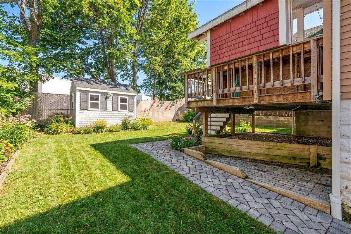 76 Fuller Road Weymouth, MA 02191 - Photo 21 of 26