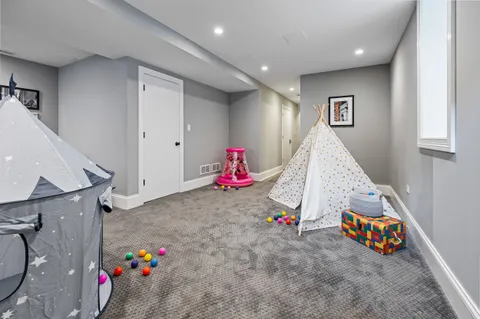 $1,565,000 | 2712 West Sunnyside Avenue, Chicago, IL 60618