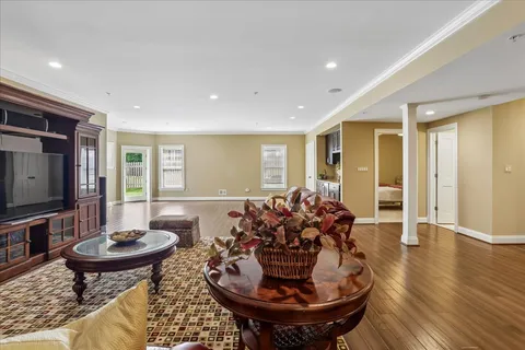 $2,475,000 | 11736 Gainsborough Road, Potomac, MD 20854