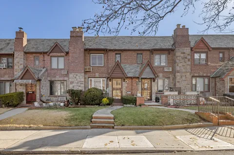 $850,000 | 77-09 82nd Street | Glendale