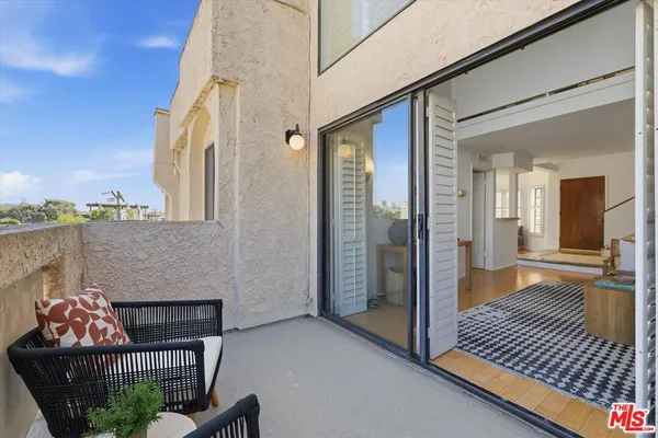 $1,180,000 | 12321 Ocean Park Boulevard, Unit 18, Los Angeles, CA 90064
