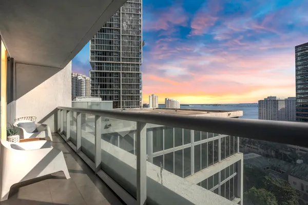 $875,000 | 485 Brickell Avenue, Unit 1609, Miami, FL 33131