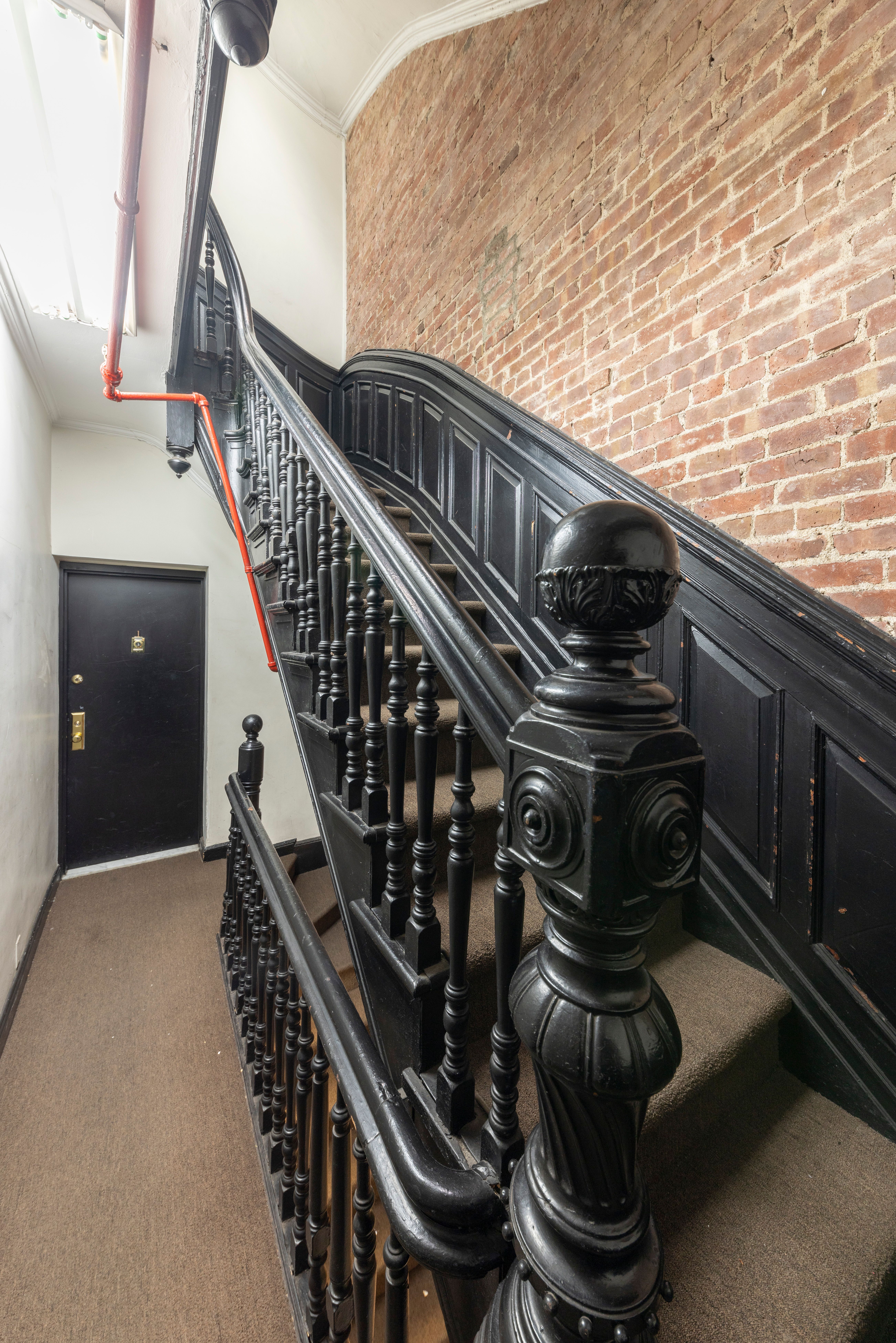 1384 Lexington Avenue, Unit 2 Manhattan, NY 10128 - Photo 9 of 11 a view of an entryway