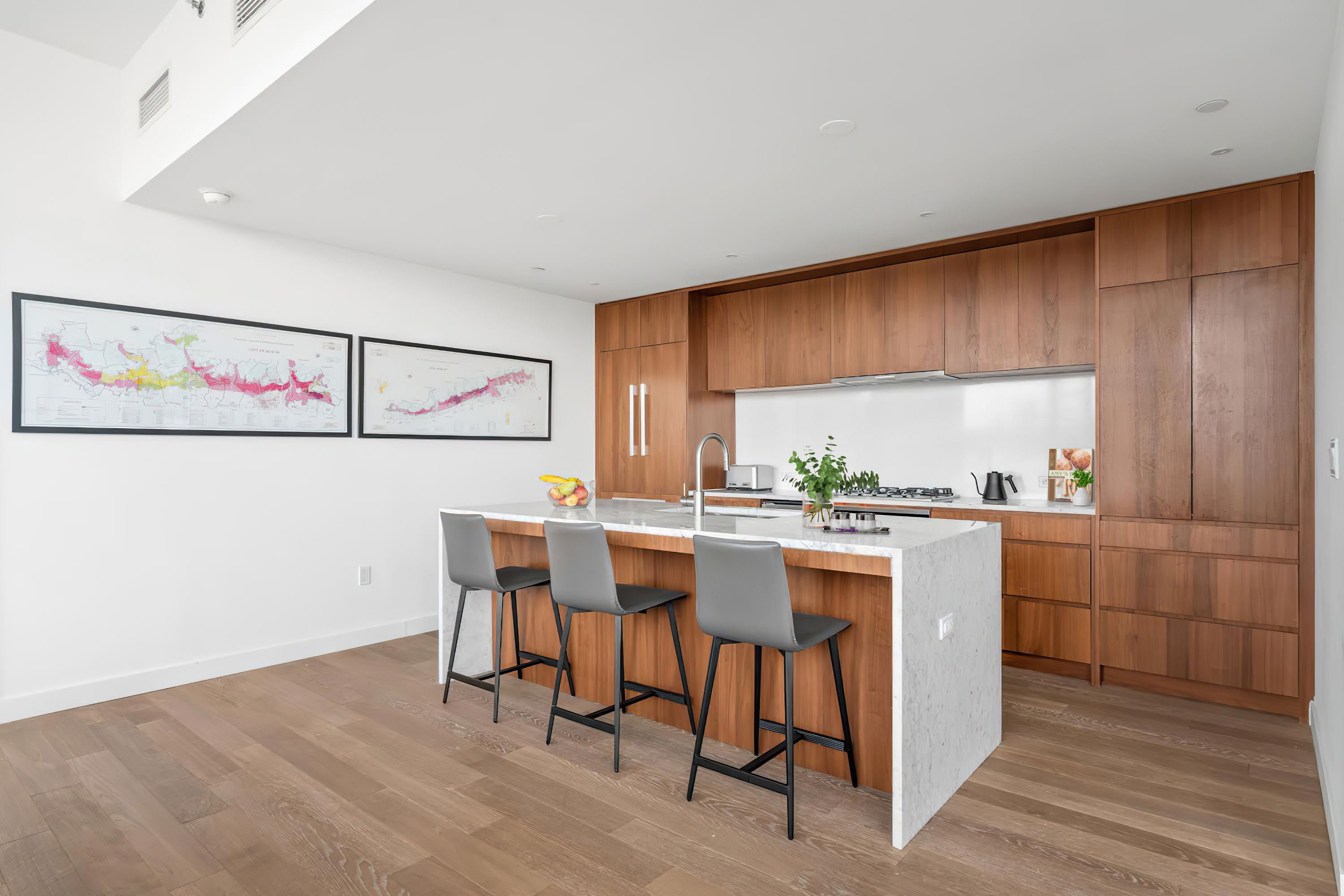 21-30 44th Drive, Unit PHD Queens, NY 11101 - Photo 1 of 8