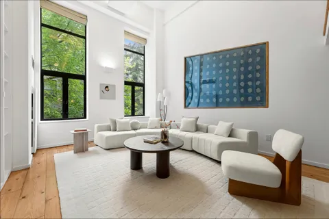 $2,250,000 | 135 West 70th Street, Unit 2E | Upper West Side