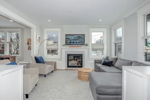 $1,300,000 | 935 15th Street Southeast, Washington, DC 20003