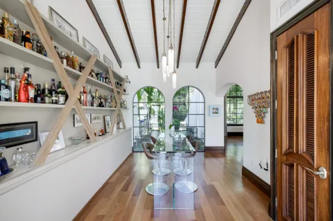 $8,200,000 | 6864 Southwest 68th Street, South Miami, FL 33143