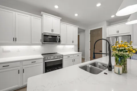 $949,900 | 10581 Woodchuck Lane, Bonita Springs, FL 34135