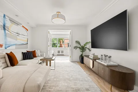 $17,000 | 69 West 9th Street, Unit 2B | Greenwich Village